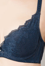 Lade das Bild in den Galerie-Viewer, Small Green Top Bra
