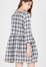 Загрузить изображение в средство просмотра галереи, Maxi Velvet Stripe Dress
