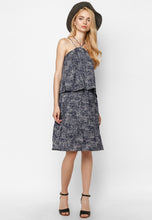 Lade das Bild in den Galerie-Viewer, Wrap Midi Dress

