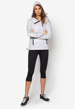 Lade das Bild in den Galerie-Viewer, White Modern Blazer
